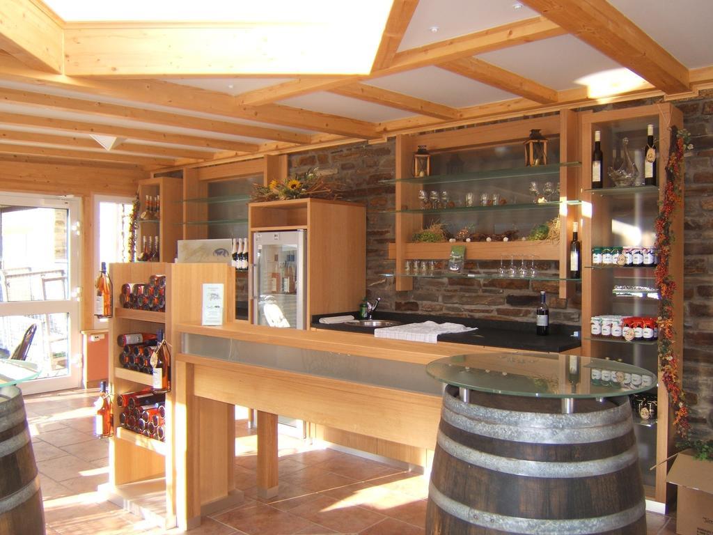 Wein- Und Gaestehaus St. Aldegundishof Санкт-Альдегунд Экстерьер фото